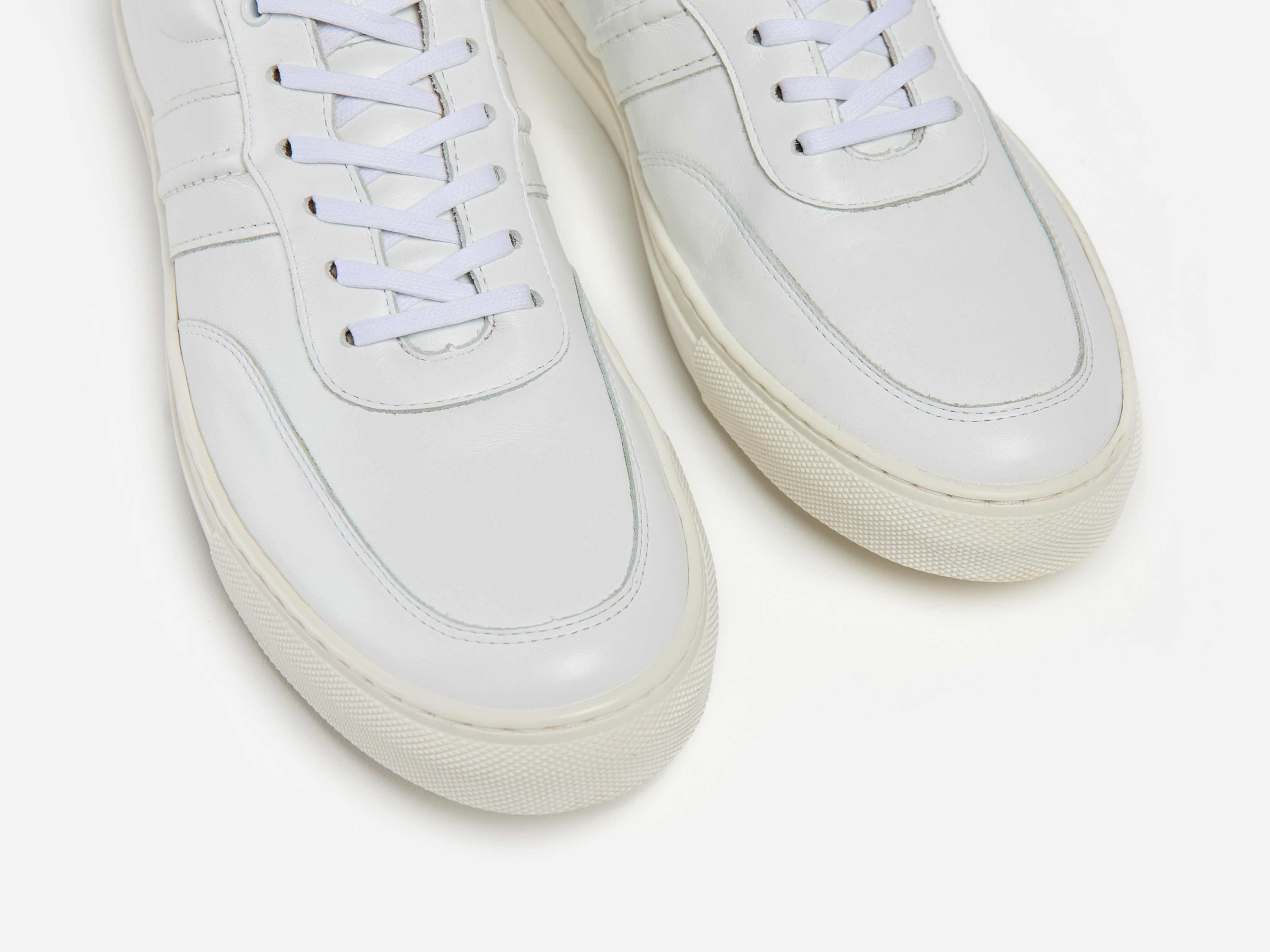 The Boulsover Low Top Sneakers - White Calfskin Nappa Leather - GORAL 