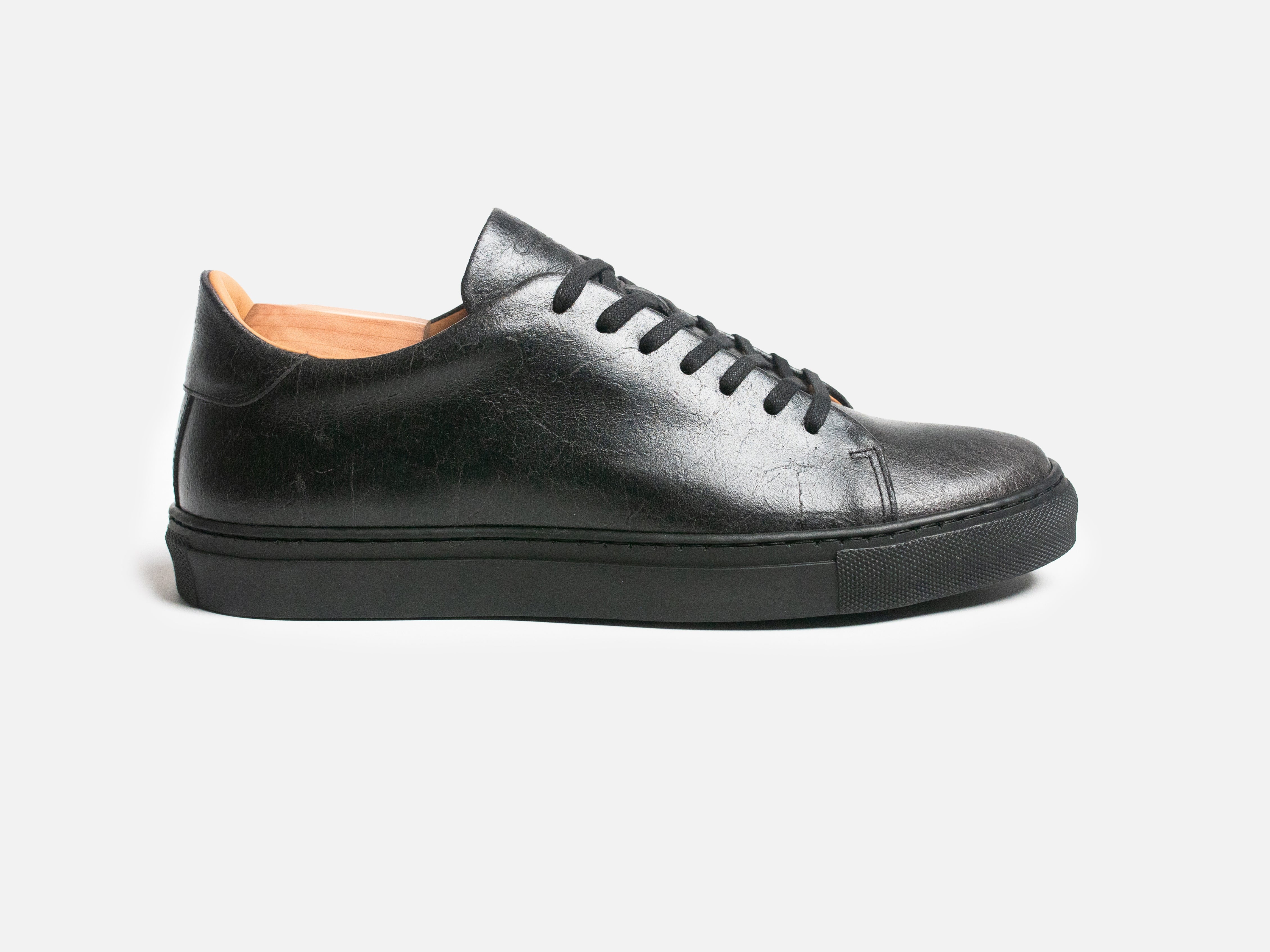 MELLOR II Sneaker - Charles F Stead Crazy Cow Black