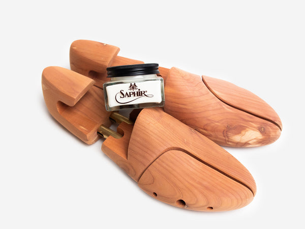 Essentials Care Bundle - Cedar Shoe Trees & Renovator Cream