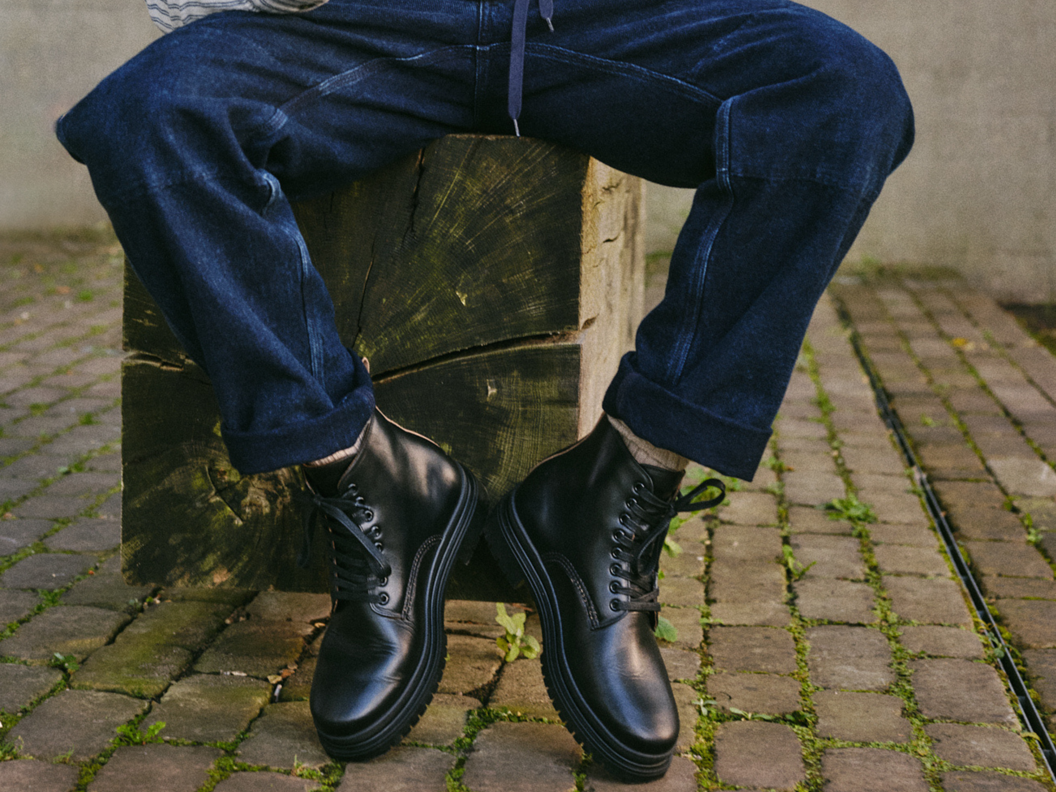The Sharman - Horween Black - GORAL 