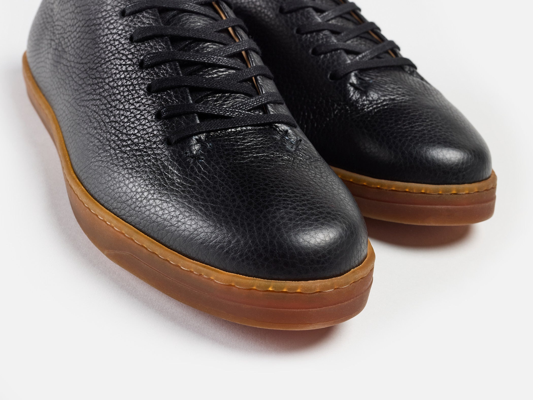 Huxley Sneaker - Deerskin Black - GORAL 
